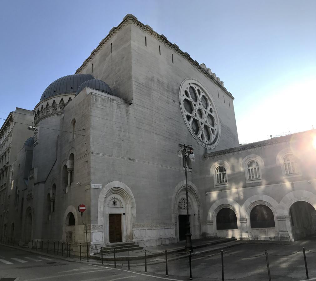 Maison Amelie Hotel Trieste Bagian luar foto